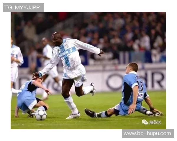 从贫民窟到绿茵场足球巨星的传奇逆袭之路